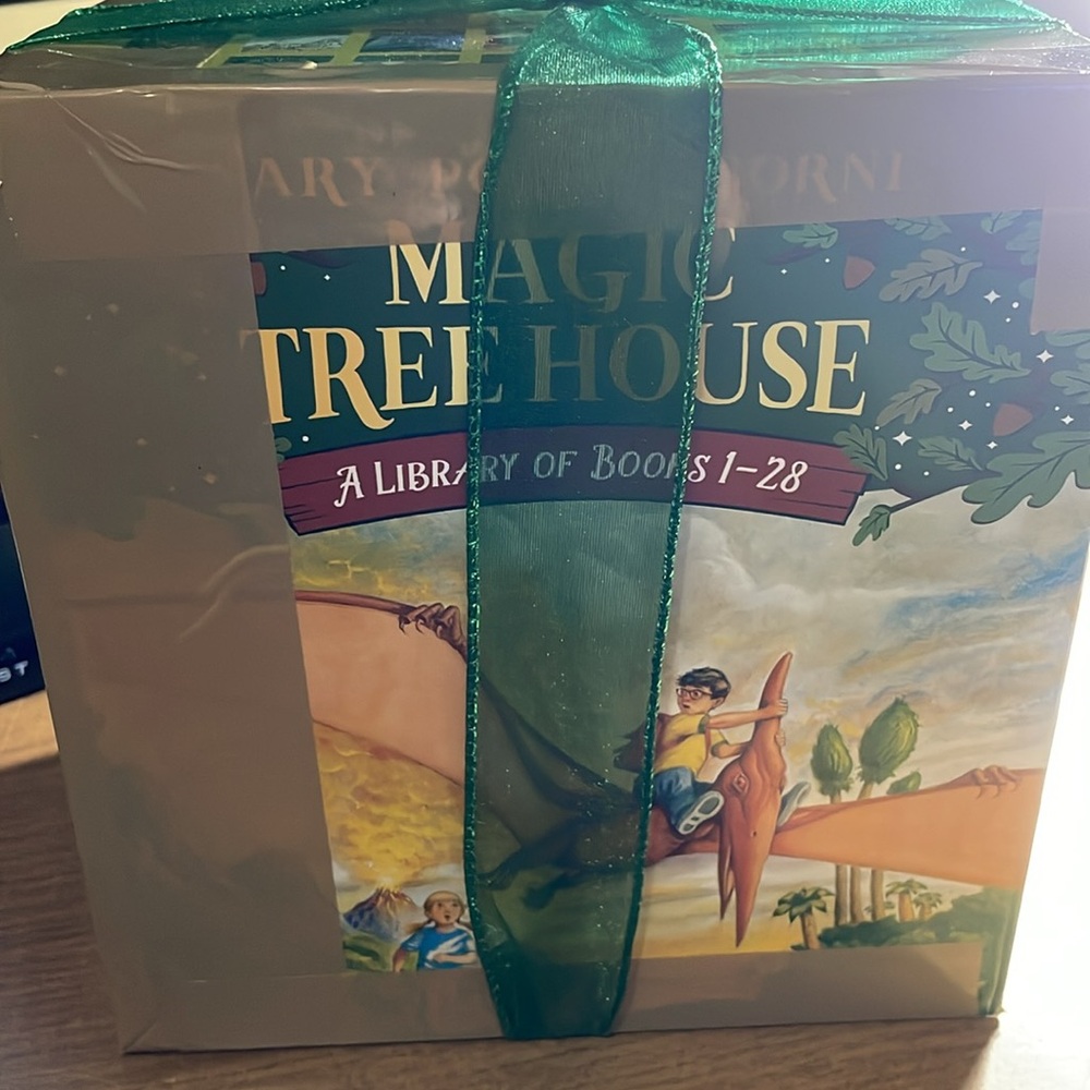 Magic Tree House 1-28 books Box Set - Picture 2 of 4